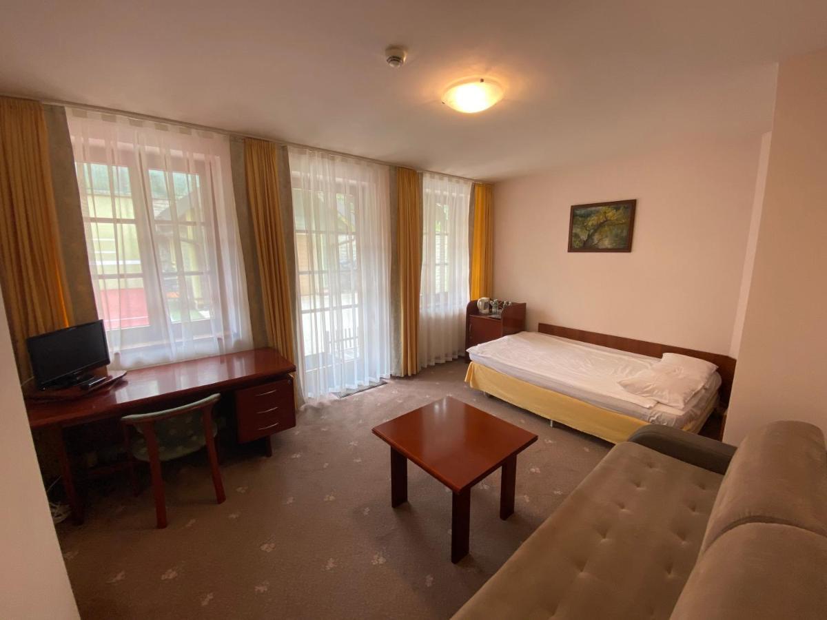 Hotel Grant Крыница-Здруй Экстерьер фото