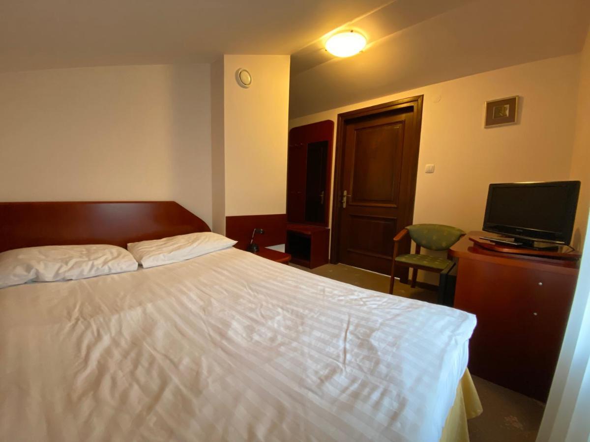 Hotel Grant Крыница-Здруй Экстерьер фото